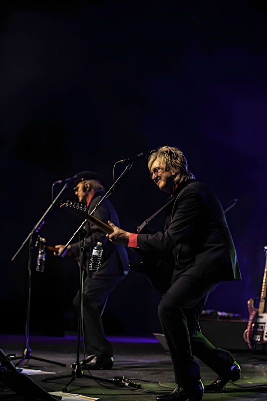 Lee and Bobby in action on stage